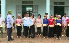 Chính quyền Lai Châu hỗ trợ người dân sau trận lũ lịch sử