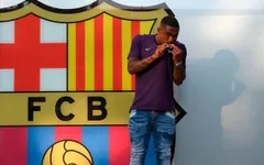 Bị Barcelona nẫng tay trên trên vụ Malcom, AS Roma bực mình đòi kiện