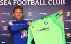 Cựu thủ môn tuyển Anh chuyển đến Chelsea chỉ sau 1 cuộc điện thoại