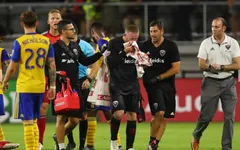 Rooney máu me be bét trong ngày ghi bàn đầu tiên cho đội bóng Mỹ