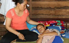 Cha chết vì uốn ván, con gái lại chờ chết vì ung thư