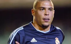 “Người ngoài hành tinh” Ronaldo nhập viện khẩn cấp