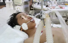 Cậu học trò bán vé số kiếm tiền học nguy kịch vì trọng bệnh