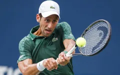 Novak Djokovic dễ dàng vượt qua vòng 2 Rogers Cup