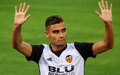 Sao trẻ Brazil "bật" Mourinho, khước từ trở lại Man Utd