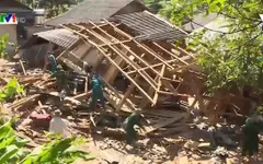 Thanh Hóa: Trưởng bản giúp dân chạy lũ