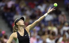 Sharapova chia tay mùa giải 2018 vì chấn thương