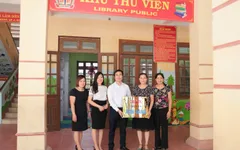 Trao tặng thư viện sách cho học sinh tiểu học Hà Nam