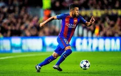 Rafinha trên đường rời Barcelona