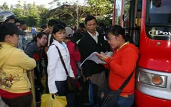 Tặng hơn 37.000 vé xe cho công nhân về quê đón Tết