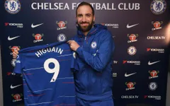 Chelsea chính thức chiêu mộ thành công "chân gỗ" Higuain