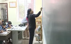 Việc tử tế: Lớp học xóa mù chữ giữa phố thị