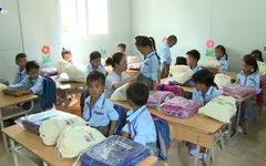 Quỹ Tấm lòng Việt tiếp bước đến trường cho học trò nghèo vượt khó tỉnh Bắc Kạn