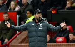 HLV Jurgen Klopp phát điên vì lối chơi của MU