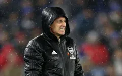 Arsenal bạc nhược, HLV Unai Emery bị chê "tơi tả" vì chiến thuật