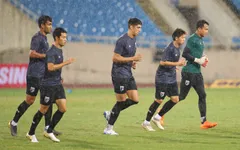 ĐT Thái Lan làm quen sân Mỹ Đình dưới mưa