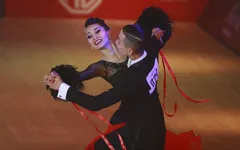 Hút mắt với những bộ cánh sặc sỡ của VĐV Dance Sport tại SEA Games 30