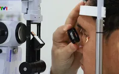 Mổ mắt miễn phí cho người nghèo và Mẹ Việt Nam Anh hùng
