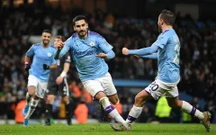 Sao Man City giương cờ trắng, ủng hộ trao cúp cho Liverpool