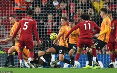 Liverpool 1-0 Wolves: Khi không hay thì lại có VAR!
