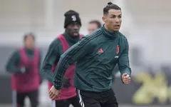 Nhái Bale, Ronaldo bị chê tơi tả
