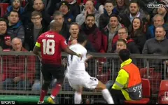 Đội trưởng Man Utd thoát thẻ đỏ sau tình huống chơi xấu Di Maria