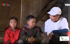 Kiều bào tại Thuỵ Sỹ tặng 100 suất quà cho người nghèo tại Lào Cai