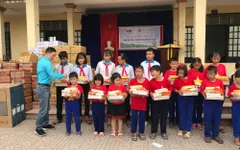 Hỗ trợ nâng cấp cơ sở vật chất và trao học bổng cho học sinh nghèo trường PTCS Hồ Tùng Mậu, tỉnh Nghệ An