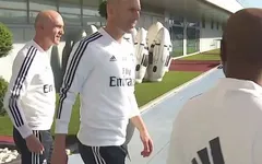 Toàn đội Real Madrid trong buổi tập đầu tiên dưới thời Zidane