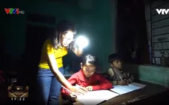 Hành trình gieo chữ của 5 thầy cô giáo tới bản không điện Cà Moong