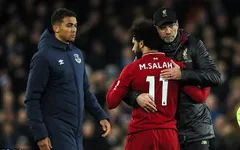 Mất ngôi đầu Ngoại hạng Anh, HLV Liverpool đổ tại... gió