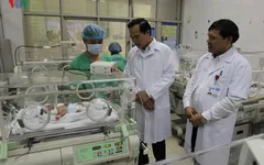 Bộ LĐ TB&XH tặng quà trẻ em có hoàn cảnh khó khăn