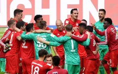 Bayern Munich chia tay "đôi cánh thiên thần" bằng đĩa bạc Bundesliga lần thứ 7 liên tiếp
