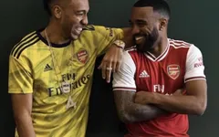 Sao Arsenal hớn hở khoe áo đấu mới “đẹp chưa từng thấy”
