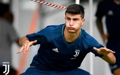 Juventus bất ngờ bị "cuỗm" mất sao trẻ sáng giá