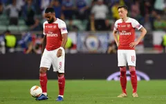 Không khí "đưa đám" trong phòng thay đồ Arsenal sau trận thua thảm Chelsea