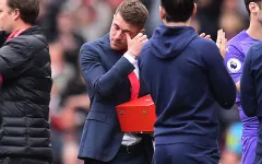 "Phản đồ" Arsenal bật khóc tức tưởi trong ngày chia tay CLB