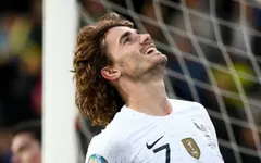 Không có ai chứng kiến Griezmann ra mắt Barcelona