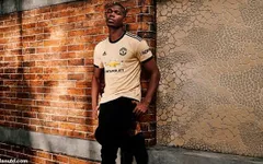 Chưa sang Real Madrid, Pogba làm mẫu chính ra mắt áo đấu cho Man Utd