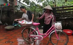 Rơi nước mắt trước hoàn cảnh của 3 chị em mồ côi cha mẹ phải sống ly tán