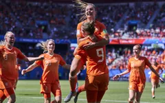 World Cup nữ 2019: Vượt qua ĐT Thuỵ Điển, Hà Lan gặp Mỹ trong trận chung kết