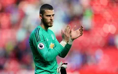 Ở lại Man Utd, De Gea xác lập kỷ lục thế giới