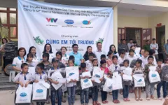 Quỹ Tấm lòng Việt trao tặng 500 suất quà đến học sinh dân tộc thiểu số tỉnh Lạng Sơn