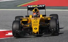 F1: Đội đua Renault tiến hành nâng cấp xe, sẵn sàng cho GP Áo