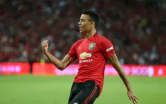 "Măng non" lập cột mốc mới, fan Man Utd tặng mưa lời khen