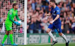 "Hàng hớ" hóa người hùng: Sao Chelsea nói gì?