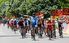 Áo xanh đổi chủ ở chặng cuối Giải xe đạp Quốc tế VTV Cúp Tôn Hoa Sen 2019