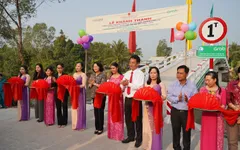 Khánh thành cầu Phú Thạnh A và trao 200 suất học bổng cho trẻ có hoàn cảnh khó khăn ở Vĩnh Long