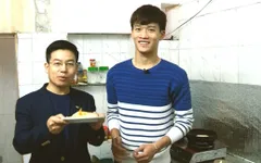 Cùng tiền vệ Hoàng Đức vào bếp