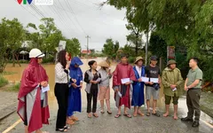 Quỹ Tấm lòng Việt và Công đoàn Đài THVN trao quà hỗ trợ người dân miền Trung
